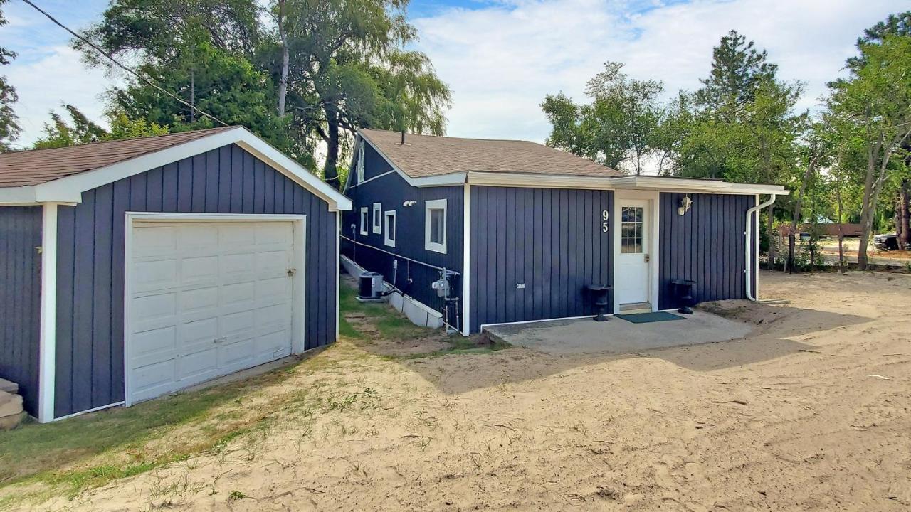 Main Beach River Retreat - Wasaga Beach 1 - Main Strip - 95 Mosley St Exterior photo