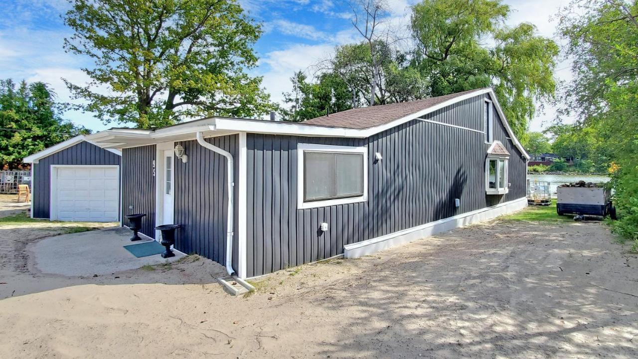 Main Beach River Retreat - Wasaga Beach 1 - Main Strip - 95 Mosley St Exterior photo